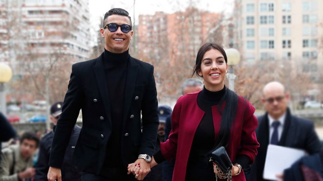 Cristiano y Georgina a las puertas de la Audiencia Provincial / Gtres