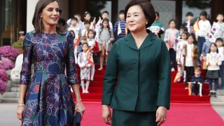 Doña Letizia junto a la primera dama coreana Kim Jung-Sook/Gtres