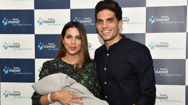 Melissa Jiménez y Marc Bartra presentan a su bebé