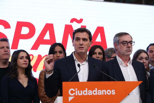 Albert Rivera durante su discurso tras el batacazo electoral de Ciudadanos / GTRES