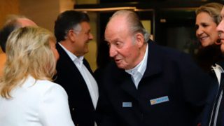 El rey Juan Carlos y la infanta Elena han asistido a las regatas de Sanxenxo / Gtres