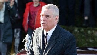 El príncipe Andrés durante una misa en Sandringham / Gtres