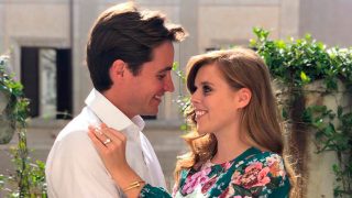 Beatriz de York y Edoardo Mapelli anunciando su compromiso / Gtres