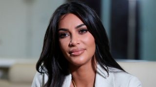 Kim Kardashian durante una entrevista en Armenia / Gtres