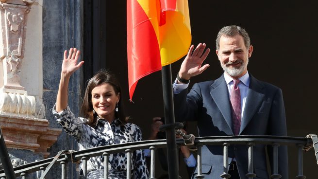 Letizia le tiende la mano a Tous tras la reciente polémica