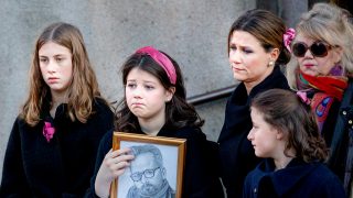Marta Luisa de Noruega junto a sus hijas en el funeral de Ari Behn / Gtres