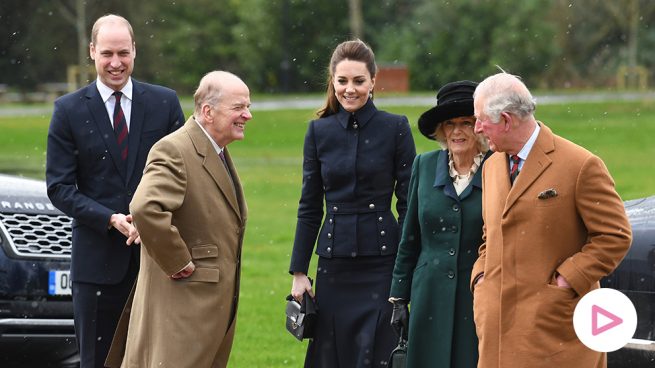 Cierre de filas: la estrategia de la reina Isabel para limpiar la imagen de la Corona