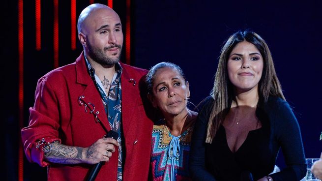 Isabel Pantoja junto a sus dos hijos, Kiko Rivera e Isa Pantoja / GTRES