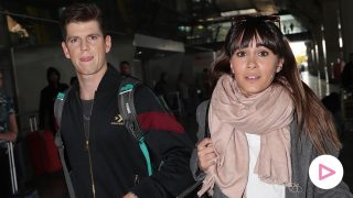 Aitana y Miguel Bernardeu a su llegada a Madrid / GTRES