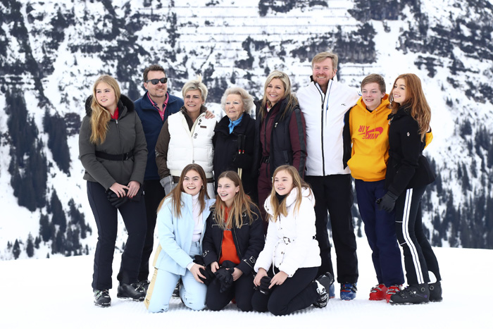 Los Reyes de Holanda, Máxima y Guillermo, junto a toda su familia en el posado tradicional de invierno / GTRES