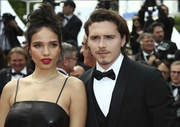 El hijo de la diseñadora con su exnovia, Hana Cross en Cannes en 2019 / GTres