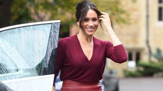 Meghan Markle acudiendo a una mesa redonda sobre igualdad de género con Queen’s Commonwealth Trust y One Young World/ GTRES