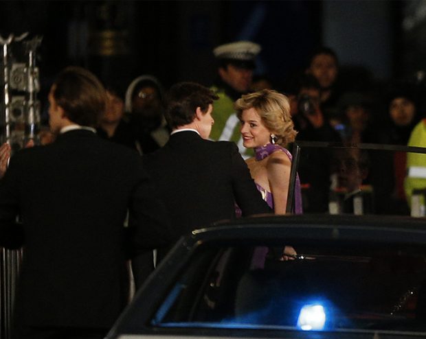 Emma Corrini interpretando a Lady Di en la ópera de Londres en la cuarta temporada de 'The Crown' / GTres