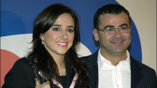 Carmen Alcayde y Jorge Javier Vázquez druante los premios de la campaña ’12 meses 12 causas’ de Telecinco. / GTRES