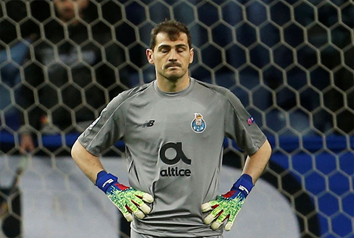 Después de su paso por el Real Madrid, Iker Casillas recaló en el Oporto. Aún le quedaban dos años con el conjunto blanco, pero el guardameta salió antes de tiempo. De hecho, el portero renunció al 35 por ciento de su salario para poder acabar en el equipo portugués / Gtres