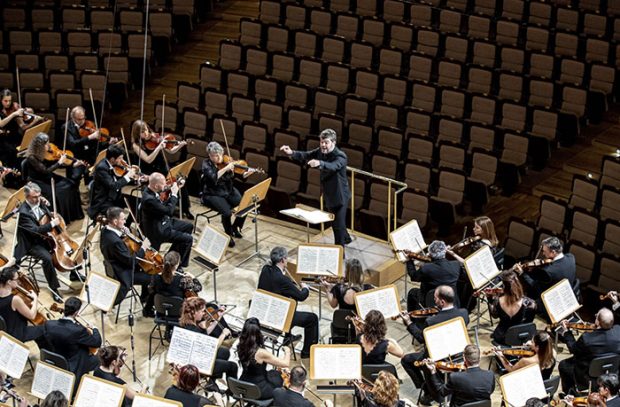 Para el maestro granadino, era la primera vez que dirigía este homenaje / GTres