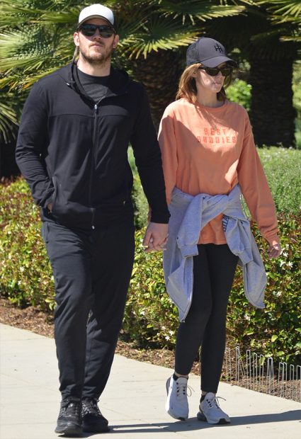 Chris Pratt y su mujer Katherine Schwarzenegger pasean su amor por Santa Mónica, a pesar del estado de confinamiento / GTRES