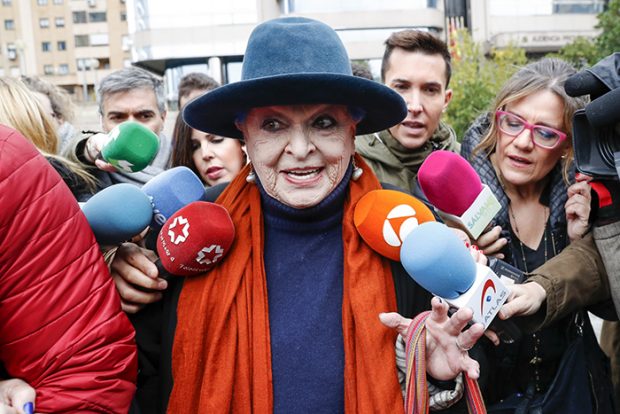 La actriz Lucía Bose a su salida de un juicio por apropiación indebida de un dibujo de Pablo Picasso/Gtres
