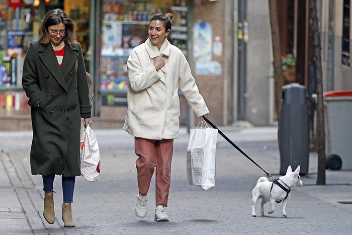 Sandra Barneda y Nagore Robles por las calles de Madrid en una imagen de archivo/Gtres