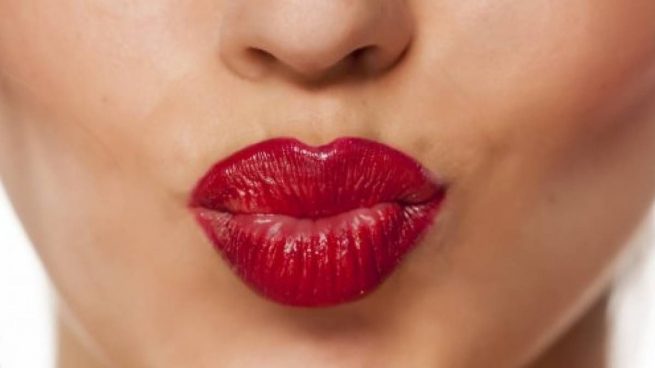 ¿Por qué pintarse los labios de rojo sube tanto el ánimo?