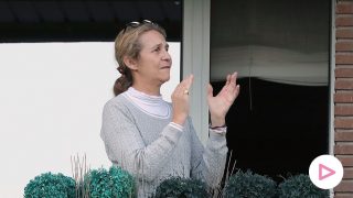 La infanta Elena en una imagen en el balcón de su residencia / Gtres