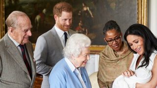 Los duques de Sussex presentan a su hijo Archie a la reina Isabel / Gtres