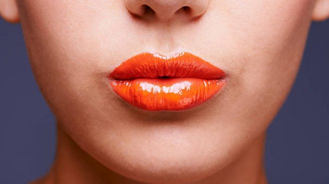 lápiz labial naranja