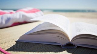 Leer en la playa