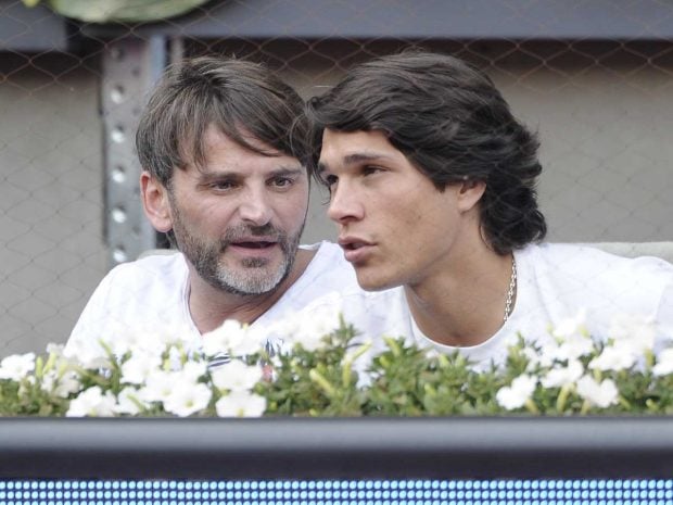 Pablo Castellano y Fernando Tejero como espectadores de un partido de tenis en mayo de 2014 / GTRES