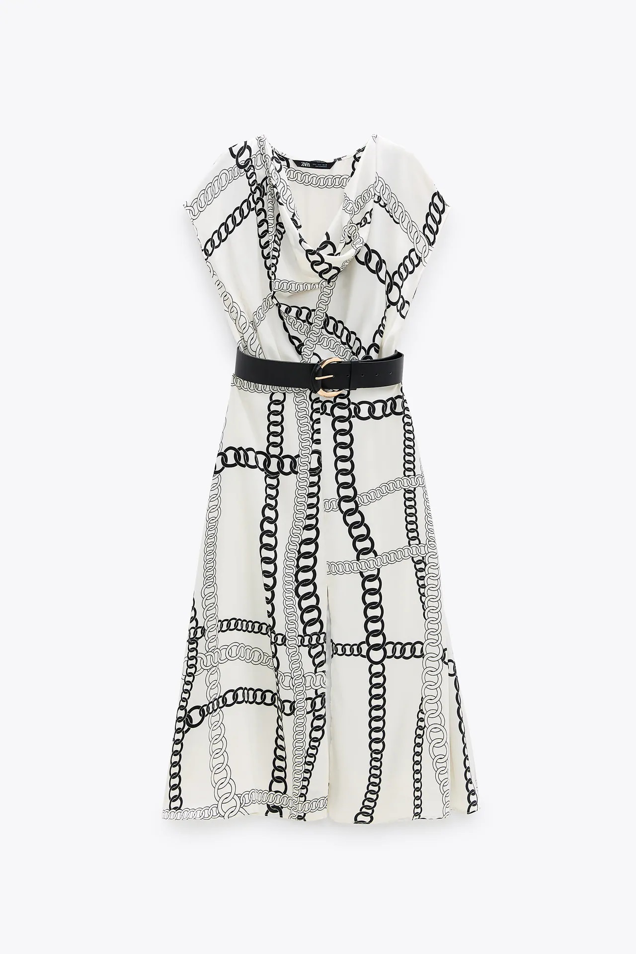 De la pasarela a la calle, este es el vestido midi de Zara que se inspira en el estampado de Versace