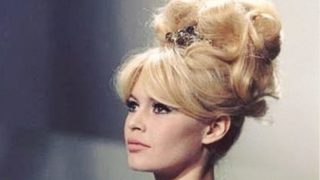 Consigue un look como el del icono de la moda Brigitte Bardot con estas prendas de Bershka