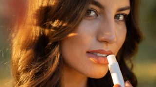 Conoce los mejores bálsamos labiales con protección solar