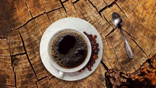 Por qué debes ponerle canela a tu café cada mañana para perder peso