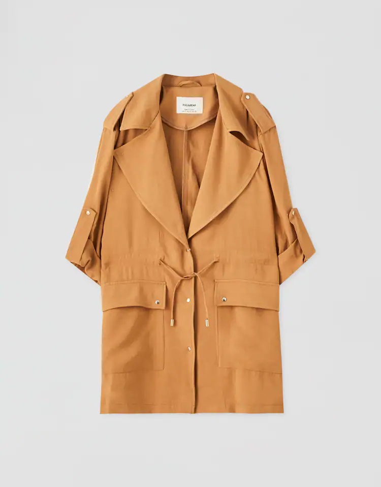 Pull&Bear: Tiene la chaqueta de entretiempo sahariana ideal por menos de 20 euros