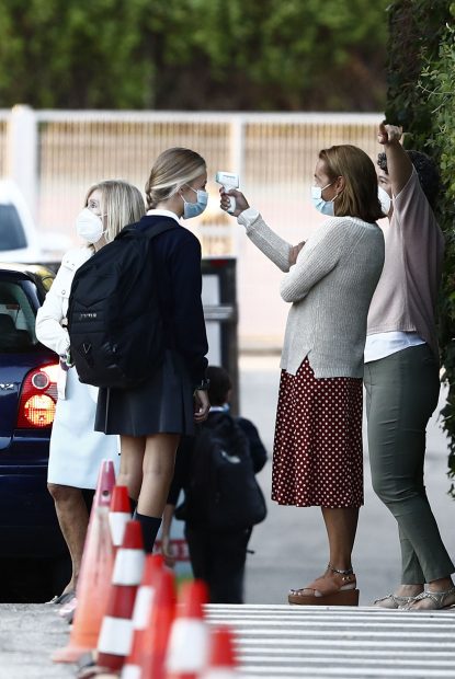 La princesa Leonor ha tenido que tomarse la temperatura antes de entrar al colegio / GTRES