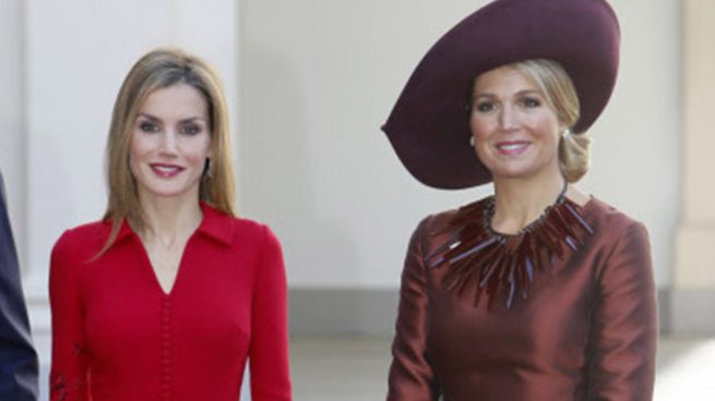 Esta prenda lo tiene todo para que la compartan Letizia y Máxima de Holanda