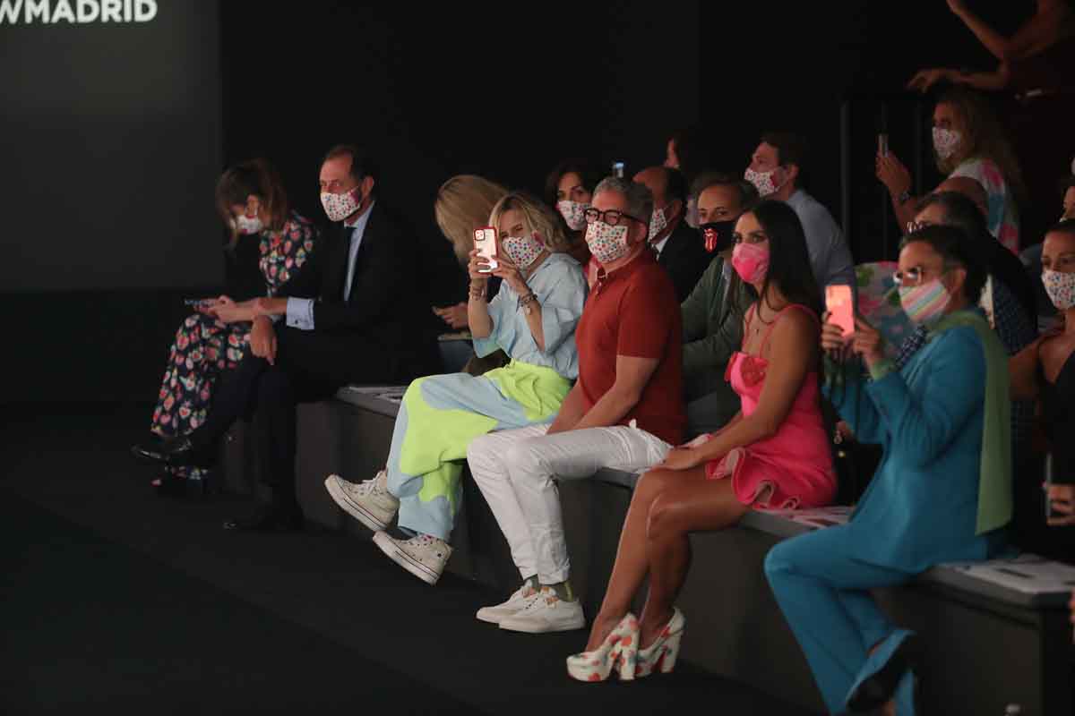 El último desfile de Ágatha Ruiz de la Prada contó con numerosos rostros conocidos en su 'front row' / GTRES