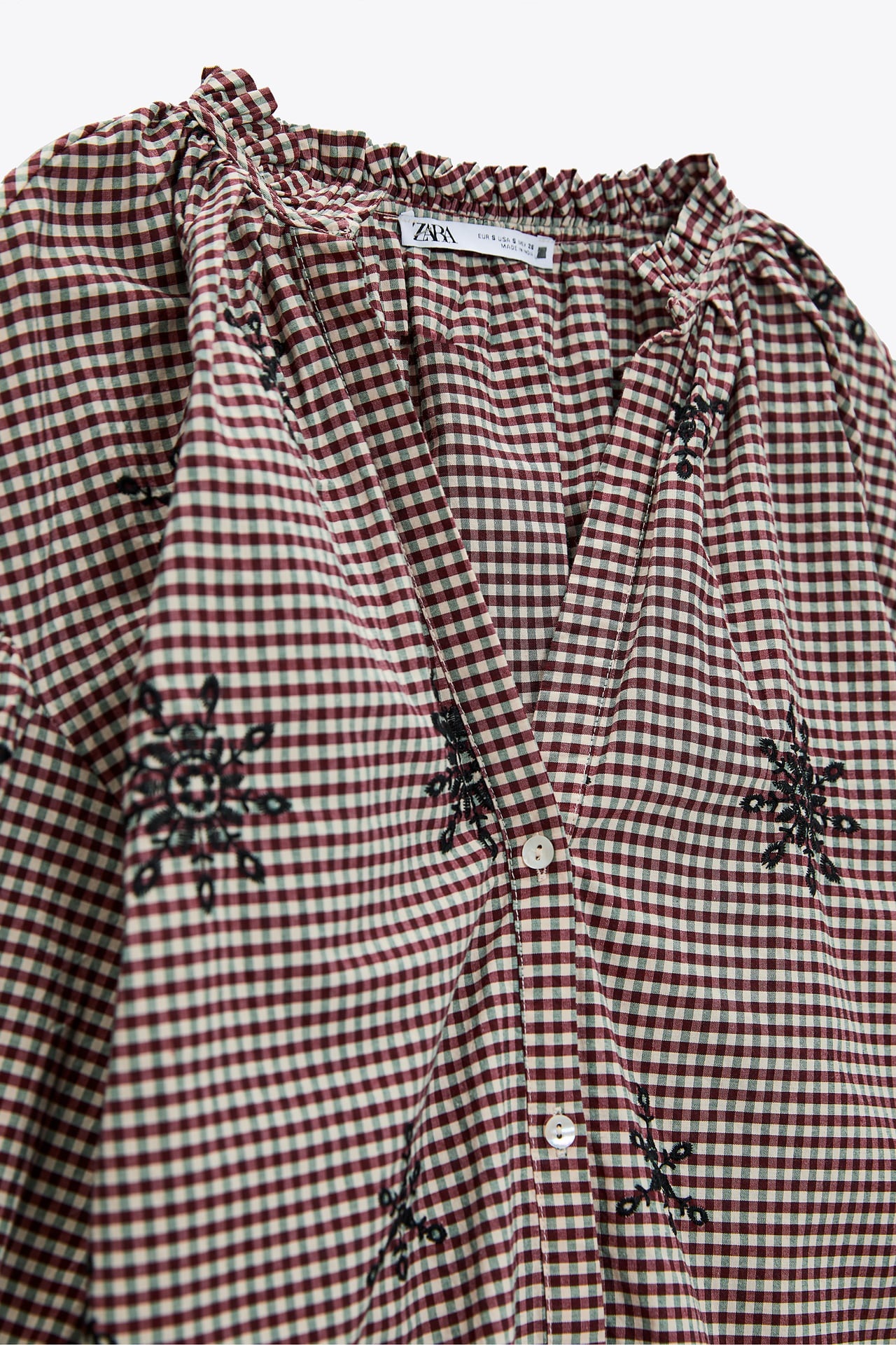 Zara: Amelia Bono llevar la blusa original y deseada