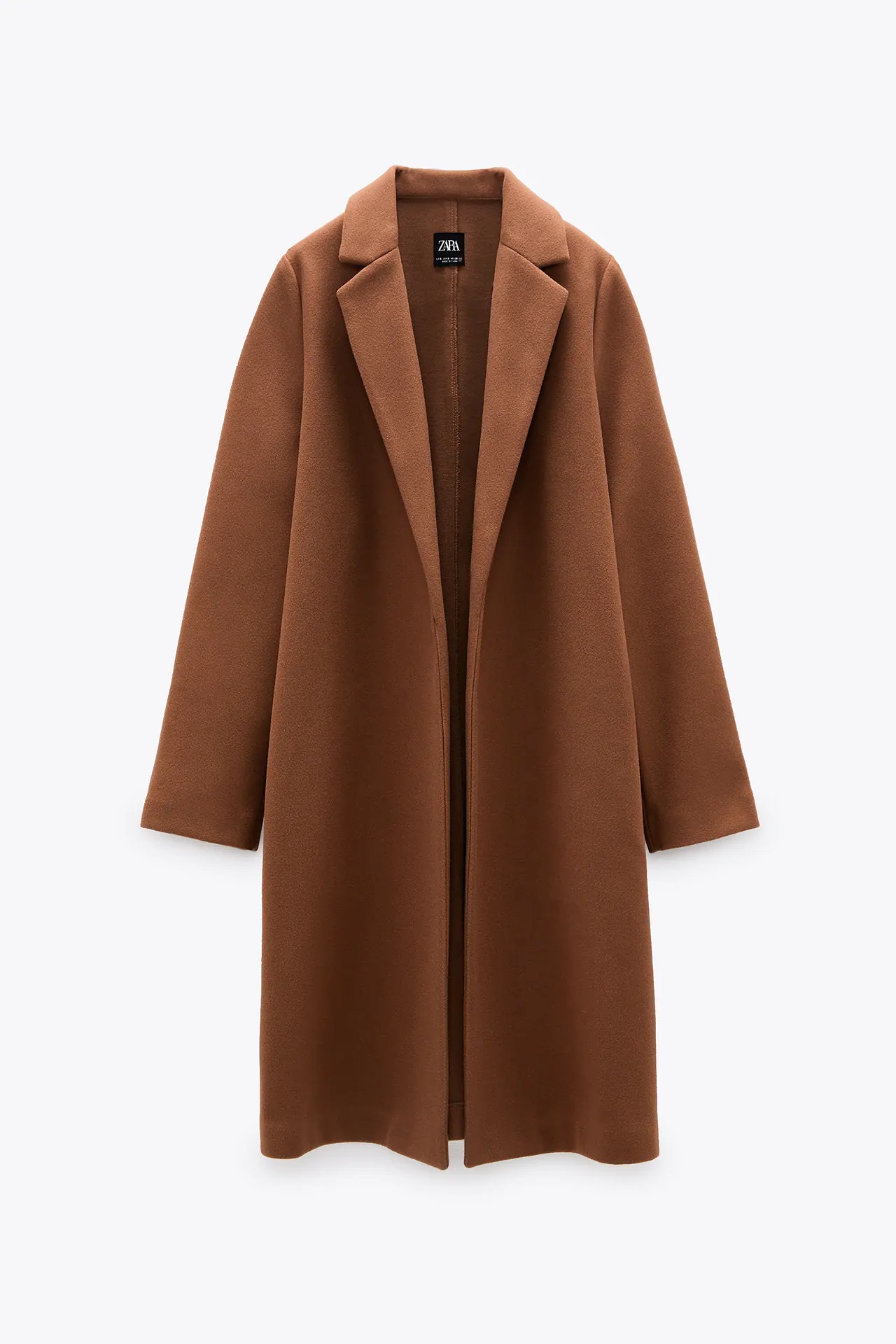 Zara tiene el abrigo low cost perfecto para los primeros días de frío a la venta por 29,99 euros
