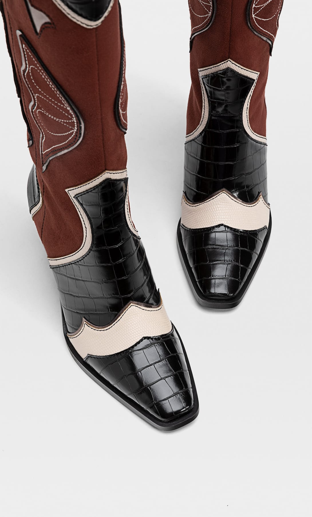 Estas botas de Stradivarius parecen de diseño, pero se venden a precio low cost