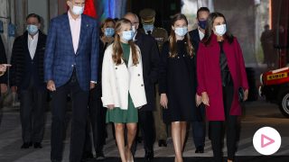 Los Reyes Felipe VI y Letizia junto a sus hijas en Oviedo./Gtres
