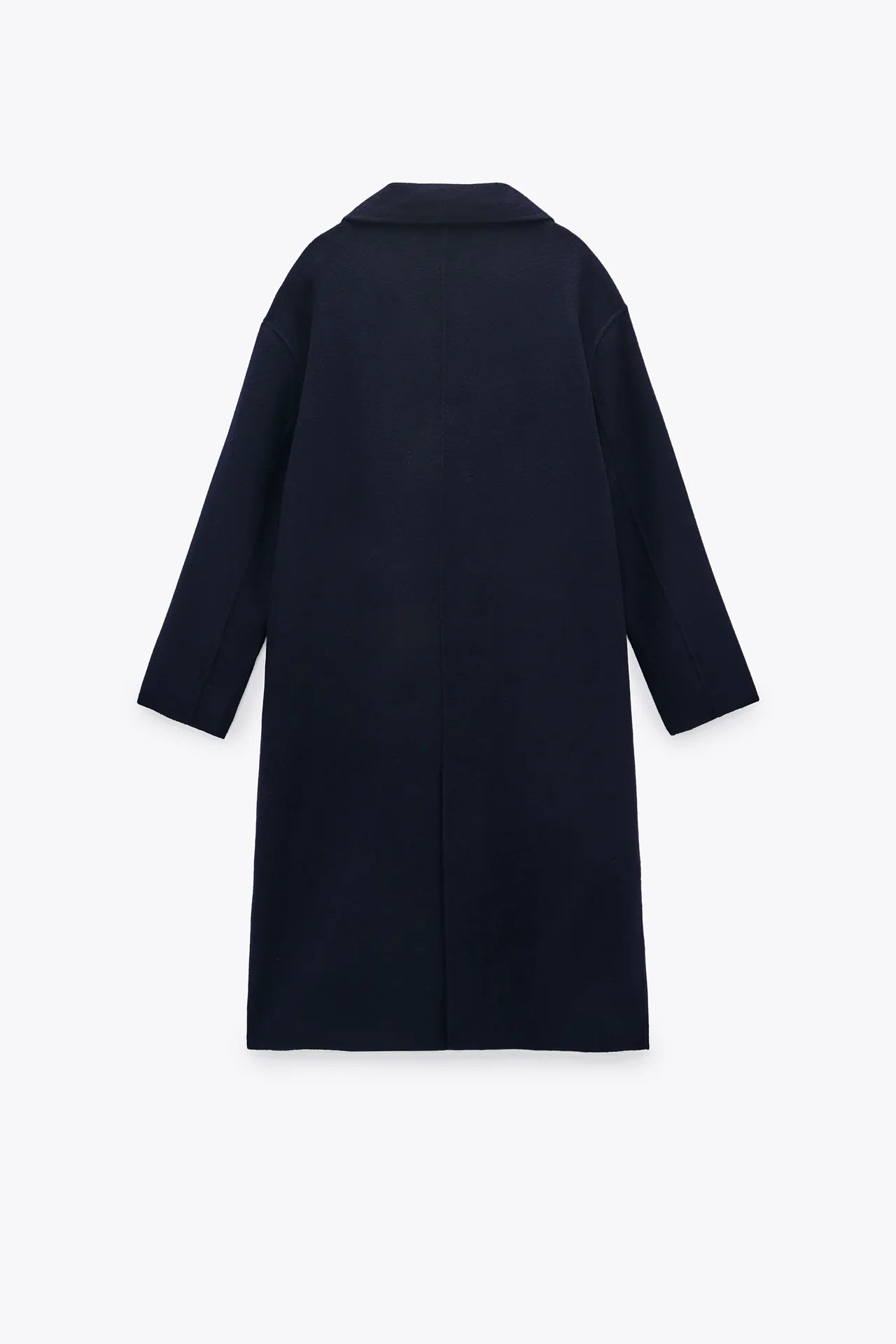 El gran chollo de Zara, un abrigo de lana cruzado con un descuento del 50%