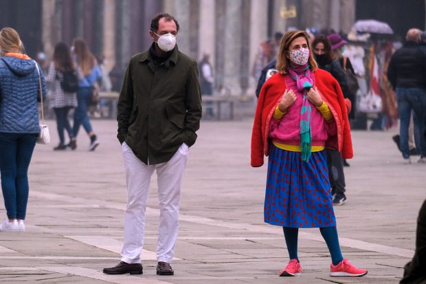 Luis Gasset y Ágatha Ruiz de la Prada durante su escapada a Venecia./Gtres