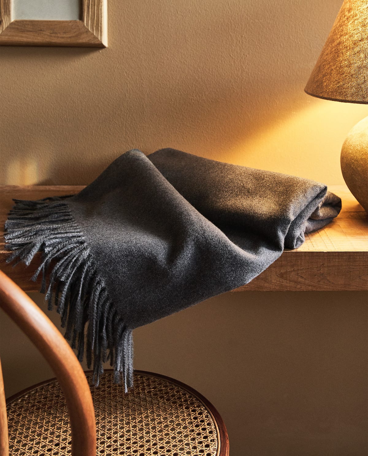 Zara Home: Estas son las mantas para una tarde de sofá y película perfecta