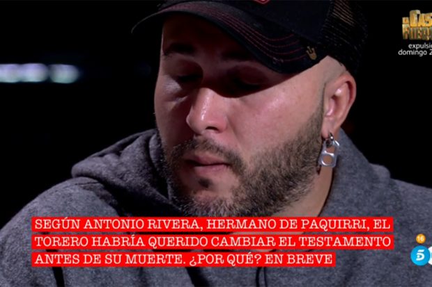 Kiko Rivera visiblemente emocionado en el especial 'Cantora: herencia envenenada'./Telecinco