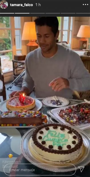 Fernando Verdasco soplando las velas./Instagram @tamara_falco