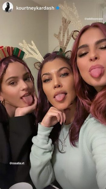 Rosalía junto a Kourtney Kardashian en una quedada./Instagram @kourtneykardash