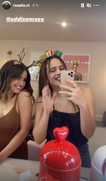 Rosalía en una quedada con la familia Kardashian-Jenner./Instagram @Kylie Jenner y Rosalía durante una quedada./Instagram @rosalia.vt