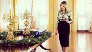 Melania Trump se convierte en la primera dama más elegante en Navidad