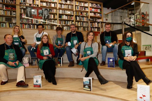 Sandra Barneda ha ejercido de librera junto a otros compañeros de profesión como Máximo Huerta, Mónica Carrillo o Sonsoles Ónega/Gtres